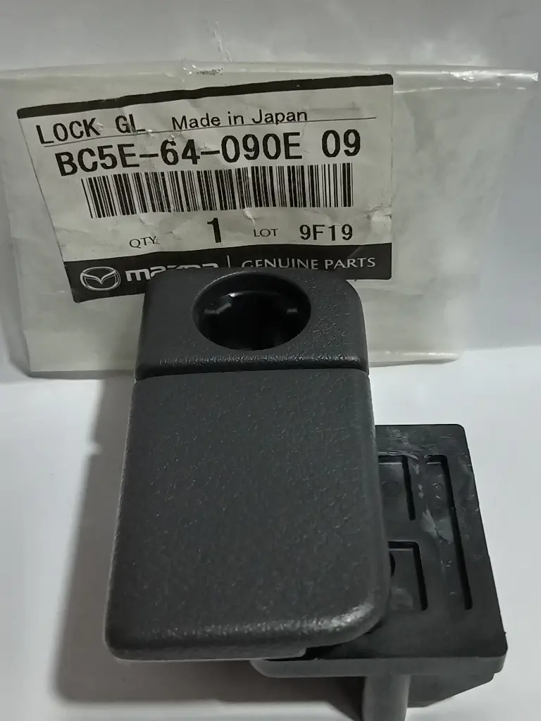 CHAPA CERRADURA TAPA GAVETA B2200 B2600 01-07 BT-50 08-16 ALLEGRO 00-08