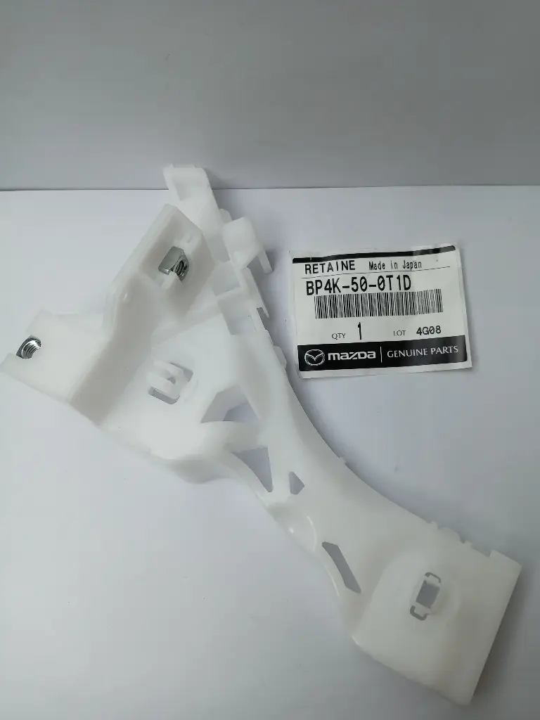 VINCHA SOPORTE GUARDACHOQUE DELT RH MAZDA 3 06-10 5P