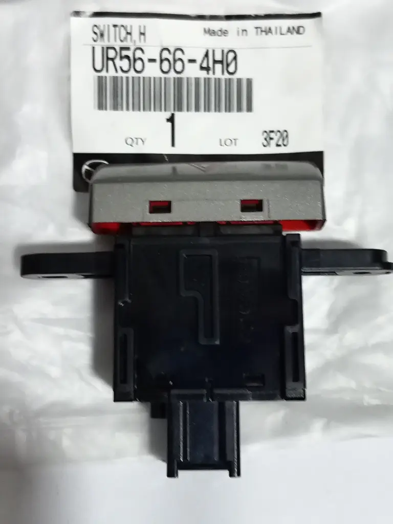 BOTON INTERRUPTOR PARQUEO BT-50 08-16 GRIS