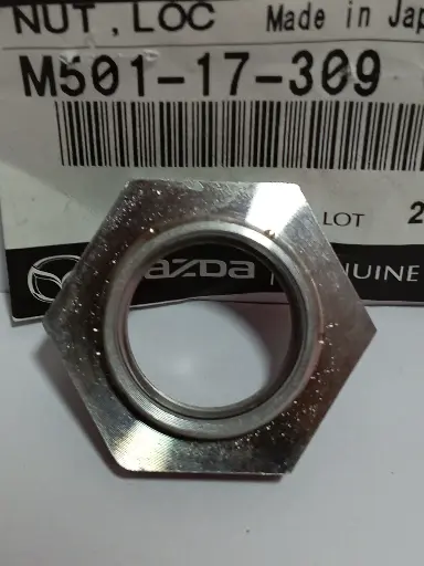 [M50117309] TUERCA CAJA EJE MASA B2000 B2200 B2600 88-07 BT-50 08-16